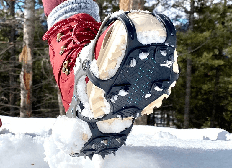 کفش پیاده روی مناسب در فصل زمستان دارای چه ویژگیهایی است